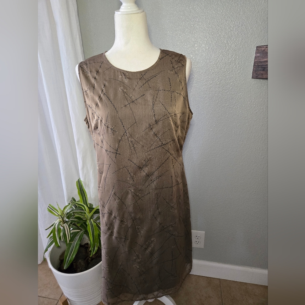 Elegant Brown Sleeveless Dress